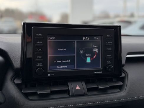 Used 2021 Toyota RAV4 LE image 15