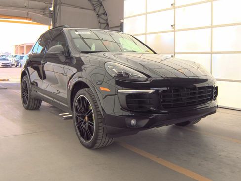 Used 2018 Mercedes-Benz E 400 E 400 w/ Premium 2 Package image 4