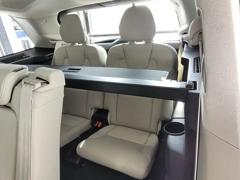 New 2026 Volvo XC90 B6 Ultra w/ Lounge Package AWD/4WD image 11