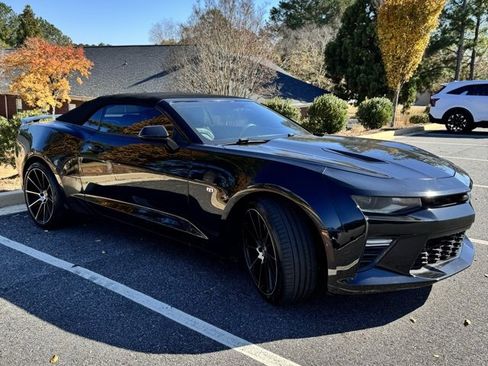 Used 2018 Chevrolet Camaro SS image 36