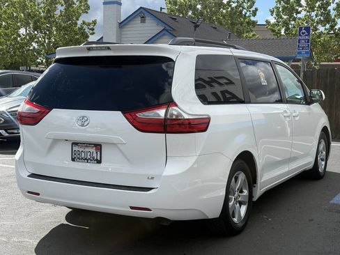 Used 2016 Toyota Sienna LE image 6