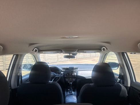 Used 2020 Nissan Rogue SV FWD image 30
