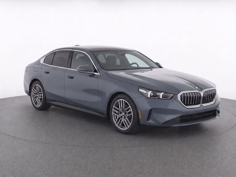 Certified 2024 BMW 530i xDrive w/ Premium Package AWD/4WD image 29