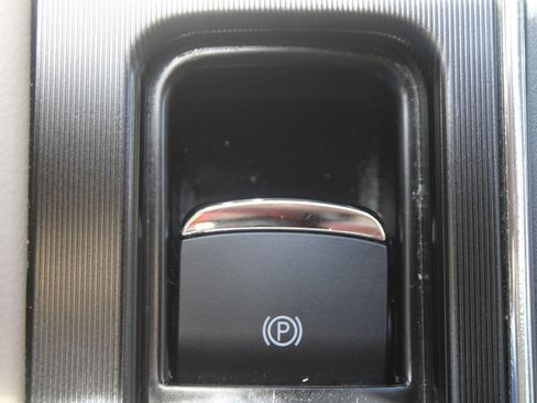 Used 2023 Lincoln Corsair FWD w/ Equipment Group 101A image 39