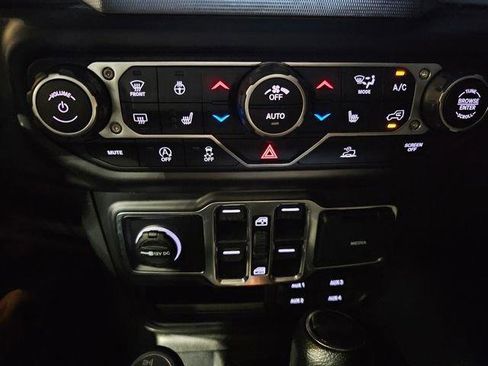 Used 2023 Jeep Wrangler Unlimited Sport AWD/4WD image 30