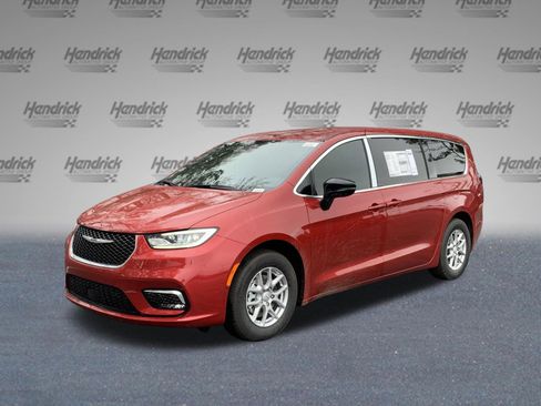 New 2026 Chrysler Pacifica Select image 4