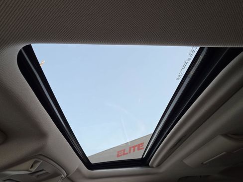 Used 2019 Cadillac Escalade Premium Luxury image 27