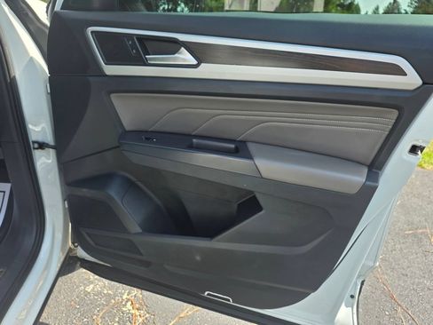 Used 2021 Volkswagen Atlas SE FWD image 29