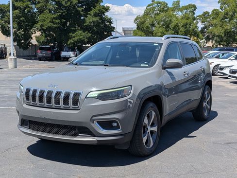 Used 2019 Jeep Cherokee Limited AWD/4WD image 10
