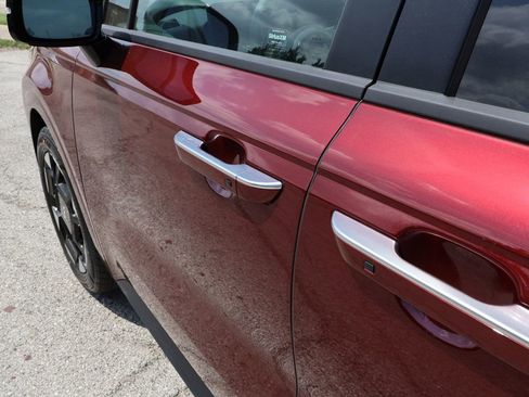 New 2026 Kia Carnival EX FWD image 10