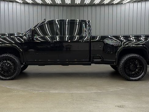 Used 2026 GMC Sierra 3500 Denali Ultimate w/ LPO, Black Badging Package AWD/4WD image 2