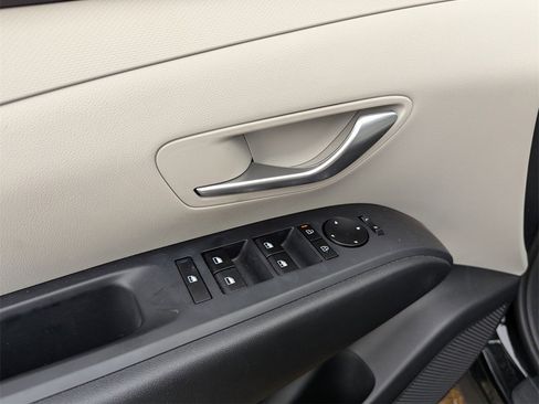 Certified 2025 Hyundai Tucson SEL image 18