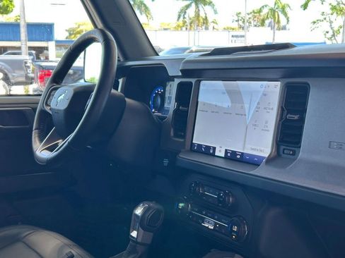 Used 2024 Ford Bronco Outer Banks image 28