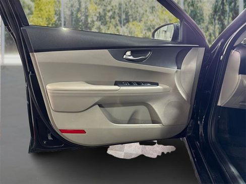 Used 2020 Kia Forte LXS FWD image 17