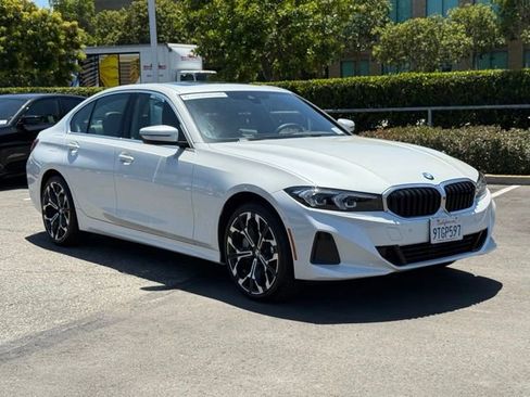Used 2025 BMW 330i Sedan w/ Convenience Package RWD image 6