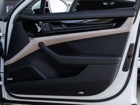 Certified 2026 Porsche Panamera 4 AWD/4WD image 42