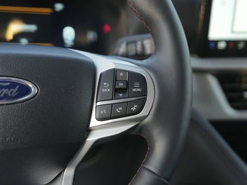 Used 2025 Ford Explorer Active w/ Active Comfort Package image 25