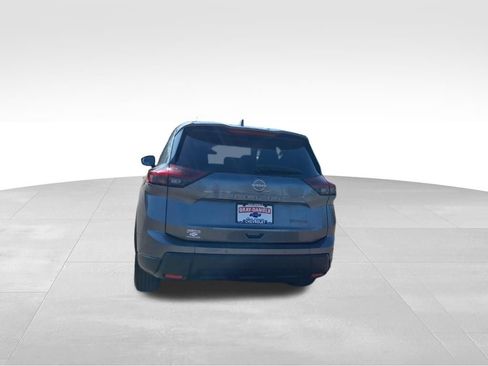 Used 2024 Nissan Rogue SV image 10