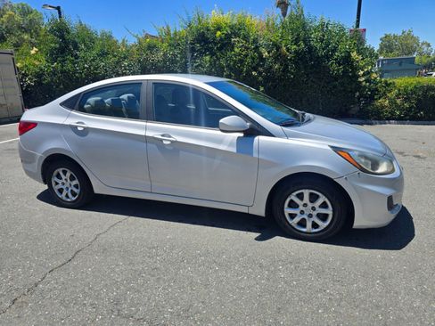 Used 2014 Hyundai Accent GLS FWD image 10