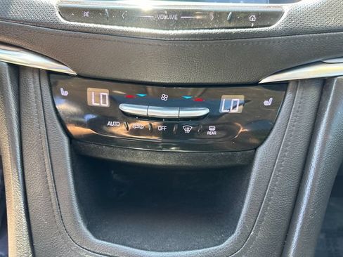 Used 2018 Cadillac XT5 Luxury w/ Driver Awareness Package AWD/4WD image 37