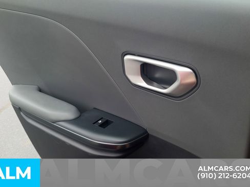 Used 2025 Kia K4 LXS image 22