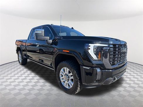 Used 2024 GMC Sierra 2500 Denali Ultimate w/ Max Trailering Package image 3