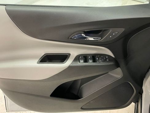 Used 2023 Chevrolet Equinox LS image 18