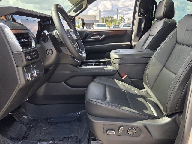 Used 2026 GMC Yukon Denali w/ Sun & Power Step Package RWD image 12