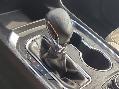 Used 2023 Chevrolet Traverse LS image 27