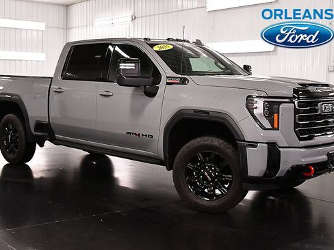 Used 2025 GMC Sierra 2500 AT4 AWD/4WD image 1