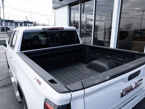 New 2026 GMC Sierra 1500 SLE image 12