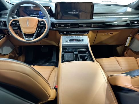 New 2025 Lincoln Aviator Black Label image 23