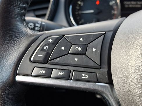 Used 2019 Nissan Rogue SV w/ Premium Package image 20