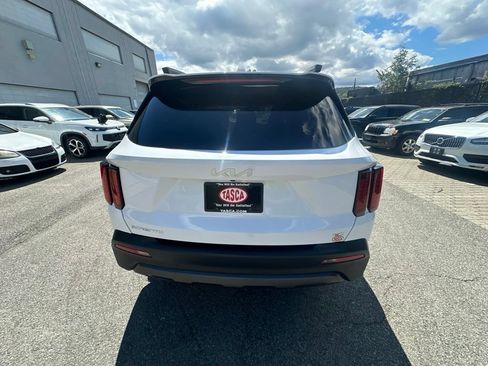 Used 2023 Kia Sorento S w/ Panoramic Sunroof Package AWD/4WD image 5