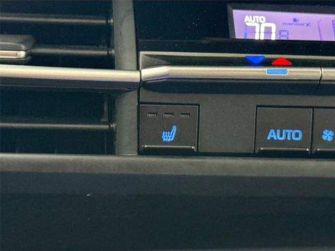 Certified 2023 Toyota Sienna XSE image 8