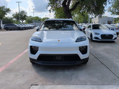 Used 2024 Porsche Macan 4 Electric AWD/4WD image 3