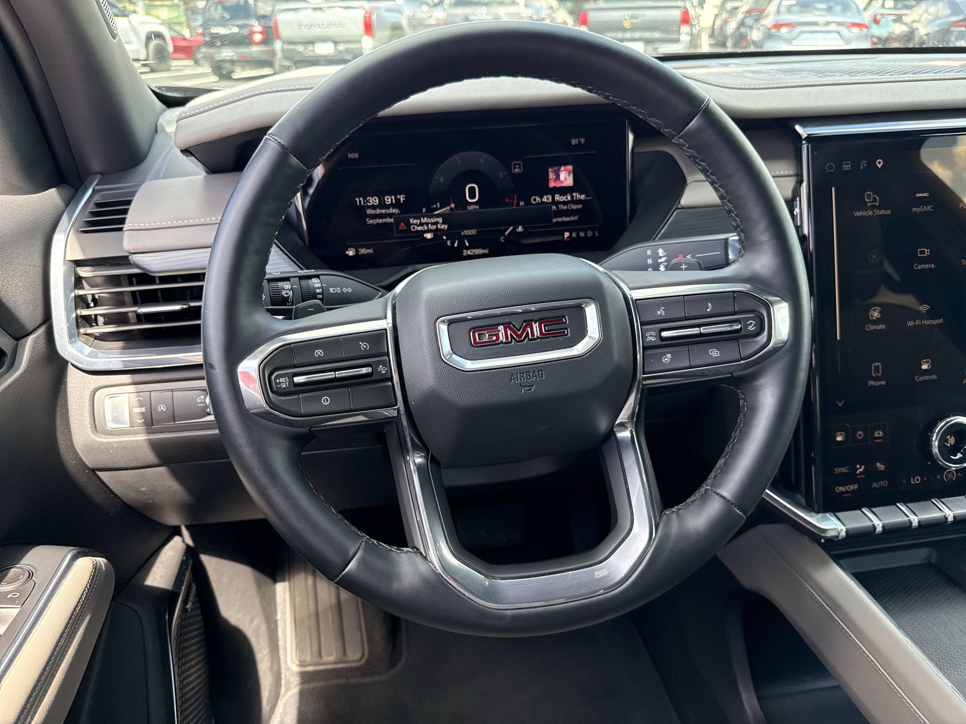 Used 2026 GMC Acadia Elevation w/ Elevation Premium Package FWD image 11