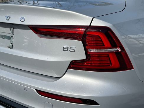 Used 2024 Volvo S60 B5 Core image 6