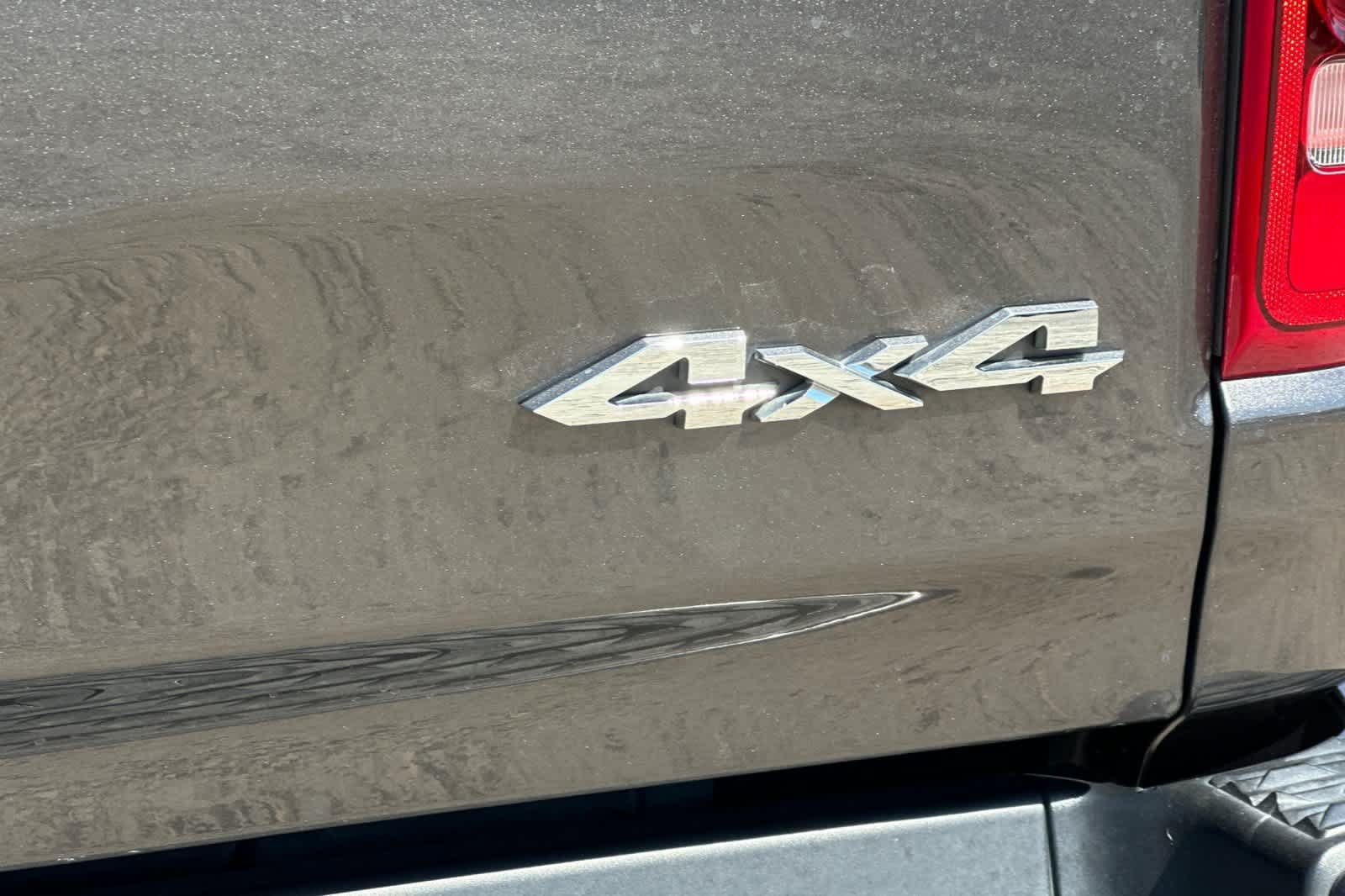 Used 2020 RAM 1500 Laramie w/ Sport Appearance Package AWD/4WD image 13