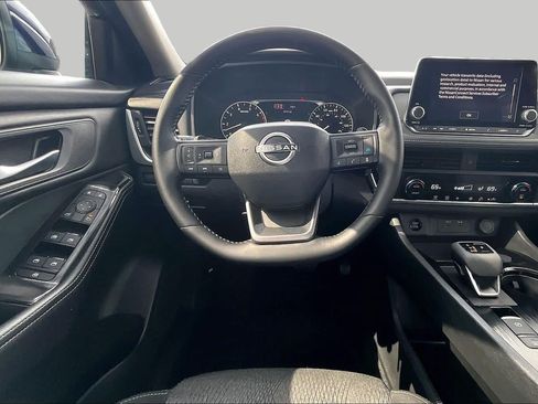 Used 2026 Nissan Rogue SV FWD image 6