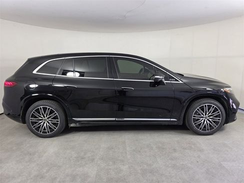 Certified 2023 Mercedes-Benz EQS 580 4MATIC SUV image 3