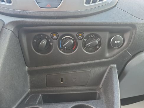 Used 2018 Ford Transit 150 XLT RWD image 21