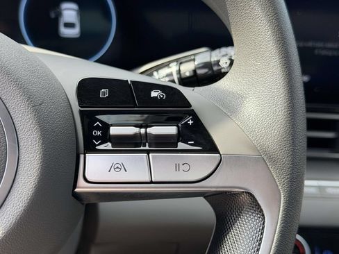 Certified 2024 Hyundai Elantra SEL FWD image 22
