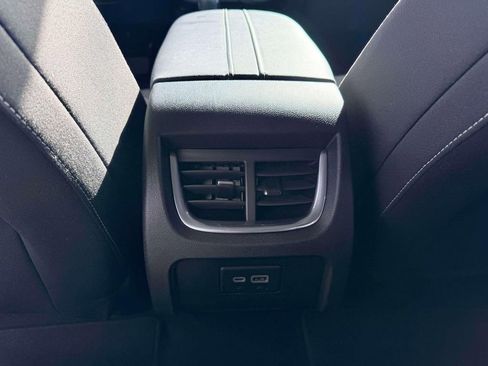 Used 2025 Chevrolet Blazer LT FWD image 14