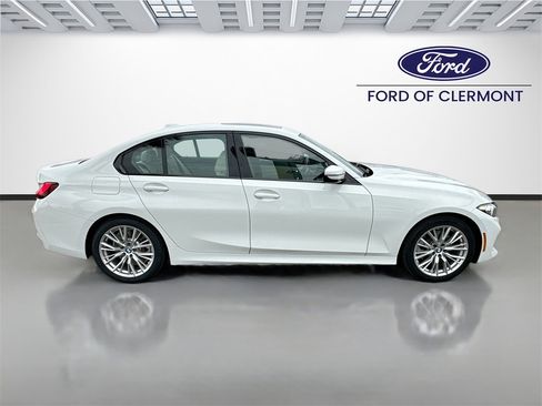 Used 2023 BMW 330i Sedan w/ Premium Package image 3