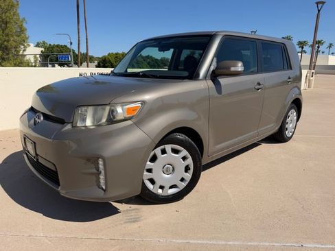 Used 2013 Scion xB FWD image 24