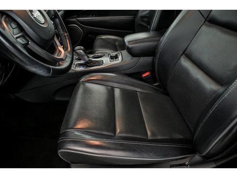 Used 2020 Jeep Grand Cherokee Overland AWD/4WD image 14