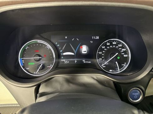 Used 2023 Toyota Sienna Platinum image 16