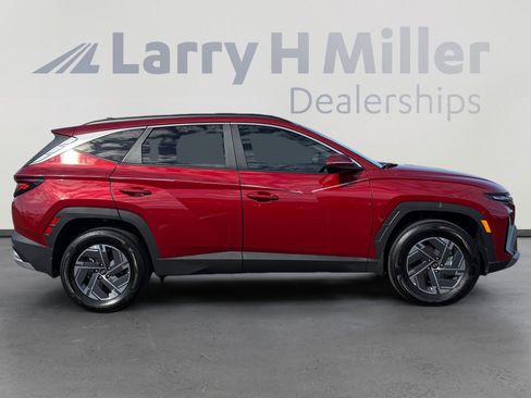 Used 2025 Hyundai Tucson Blue image 6