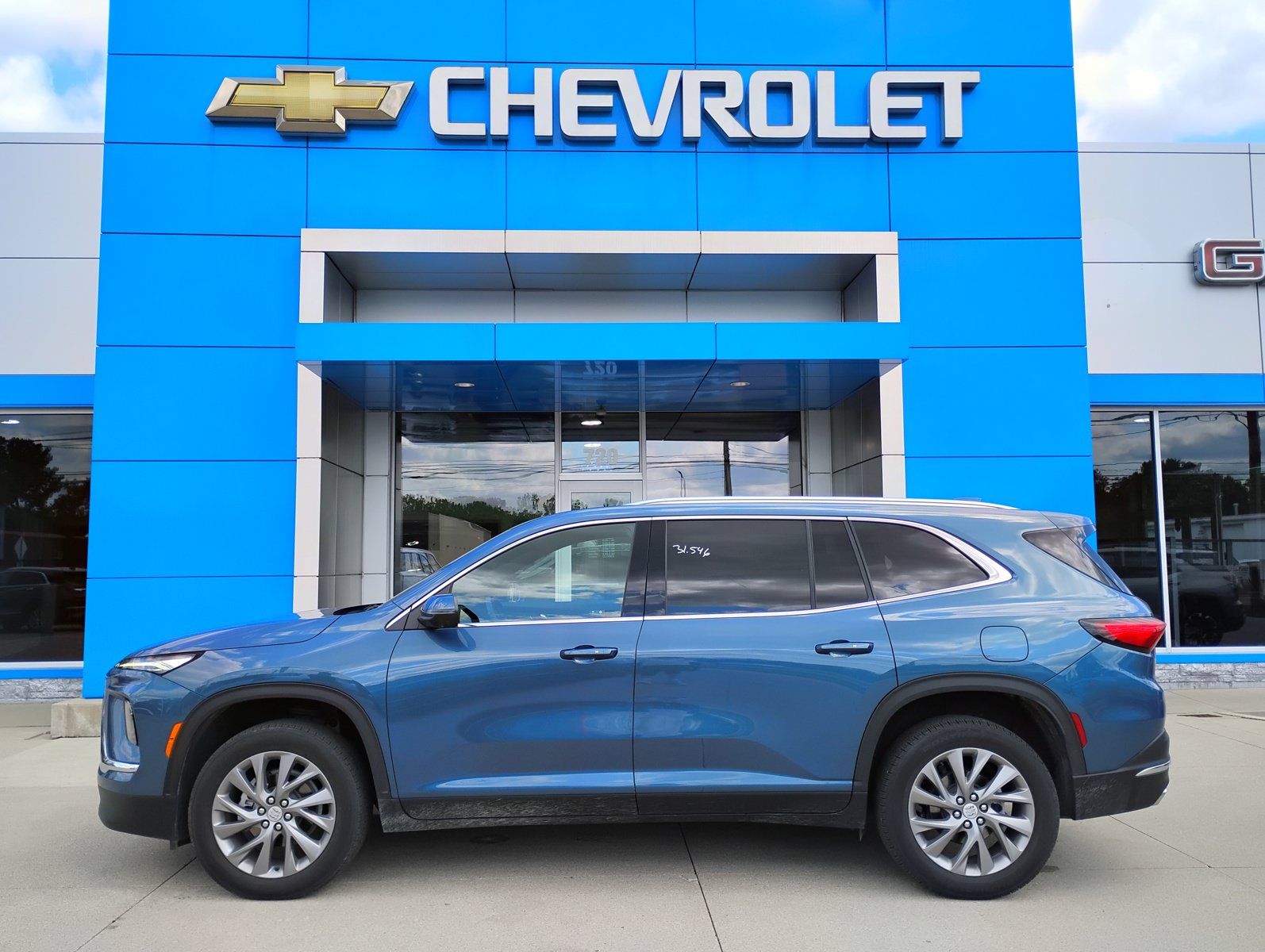 Used 2025 Buick Enclave Preferred FWD image 11